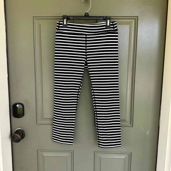 Athleta‎ Girl Striped Chit Chat Capri Leggings Large 12 - Picture 1 of 5